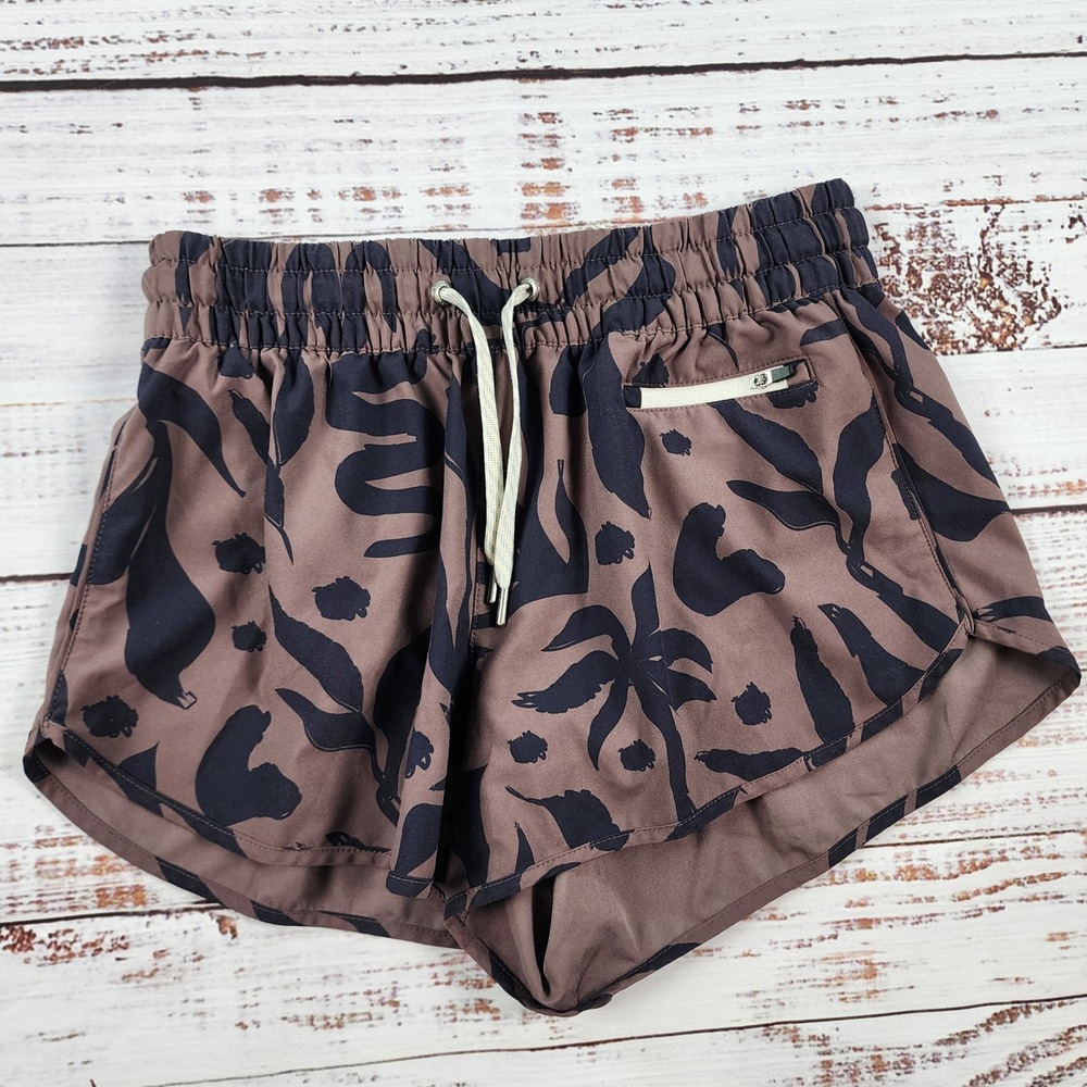 Vuori Clementine 2.0 Shorts Womens S Brown Black Palm Leaf Floral Running VW3000